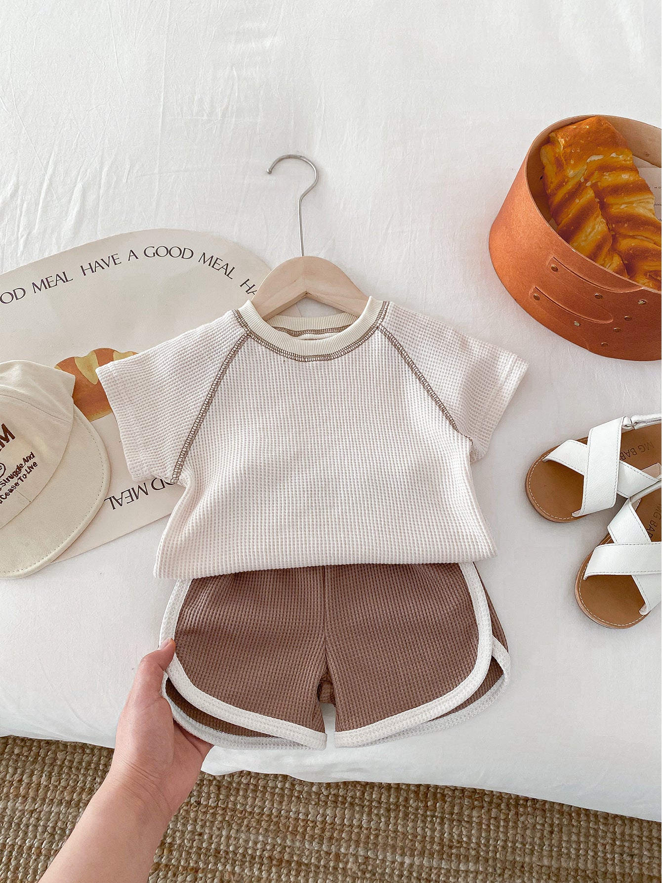 "Summer Baby Outfit | Unisex Short Sleeve Top and Shorts Set for Babies"