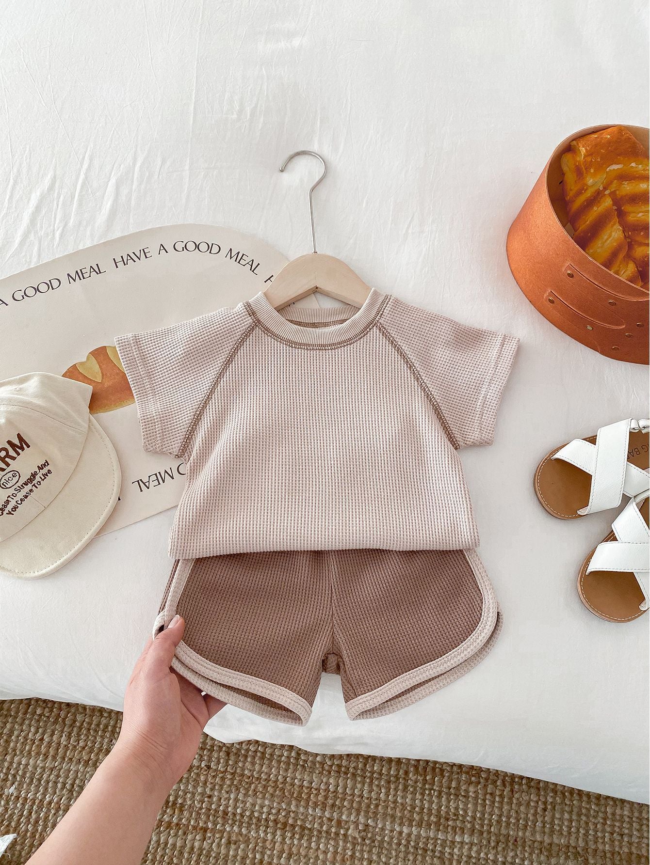 "Summer Baby Outfit | Unisex Short Sleeve Top and Shorts Set for Babies"